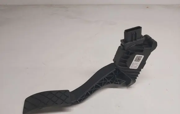 Volkswagen T-Roc Accelerator throttle pedal 5Q1723503J 6PV010621