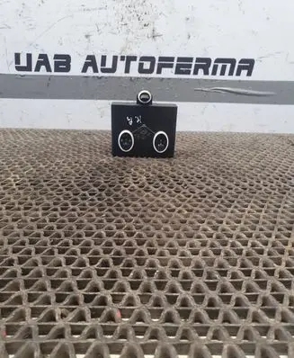Volkswagen Tiguan Door control unit/module 5Q0959592E 5Q0959592B P10125481