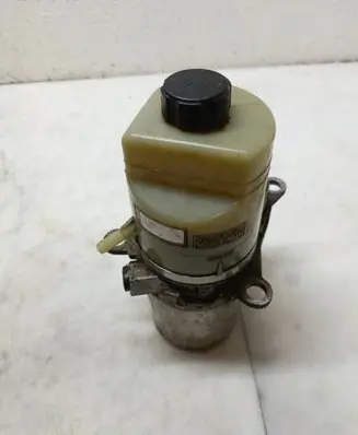 Ford C-MAX I Power steering pump 1040085011094