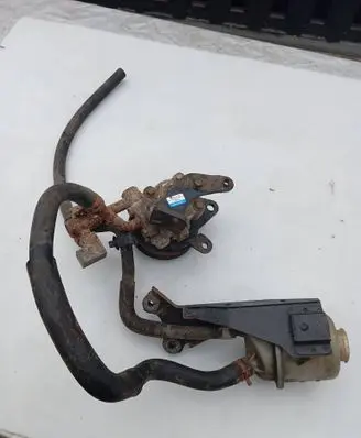 Nissan Navara D40 Power steering pump 3X01A 6Y073138