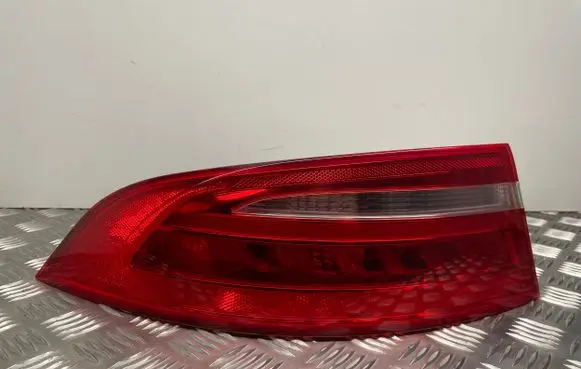 Jaguar XE Rear/tail lights