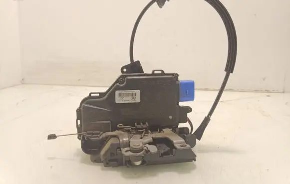 Skoda Octavia Mk2 (1Z) Front door lock 3D1837016AC