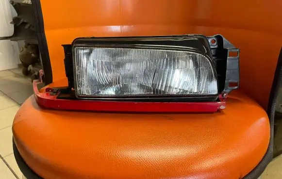 Mazda 323 Headlight/headlamp 11061308