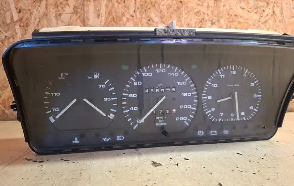 Volkswagen Transporter - Caravelle T4 Speedometer (instrument cluster) 5220032310