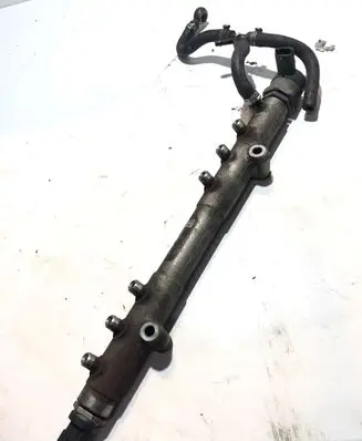 Volvo XC90 Fuel distributor 31259011 0445215023