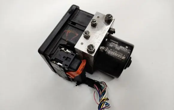 Toyota Yaris ABS Pump 445400D011 06219007024