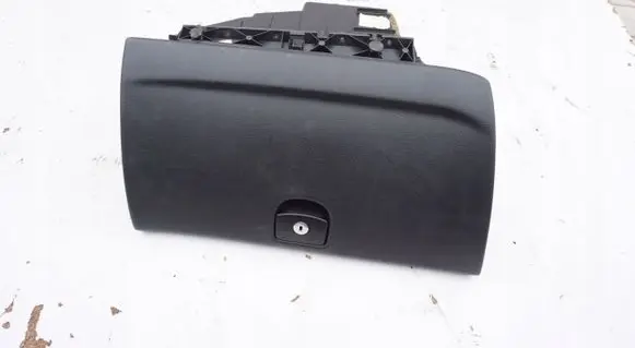 Peugeot 407 Glove box