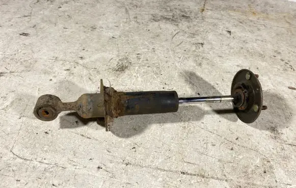 Nissan Navara D40 Front shock absorber/damper