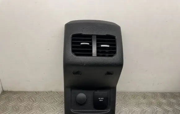 Ford Fusion II Rear air vent grill DS7T19G247AC