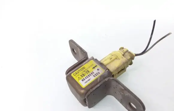 Mitsubishi Pajero Airbag deployment crash/impact sensor MR409363
