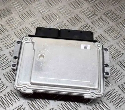 KIA Carens I Engine control unit/module 3911627485 3911327485