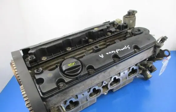 Citroen Xsara Picasso Engine head 9634355510