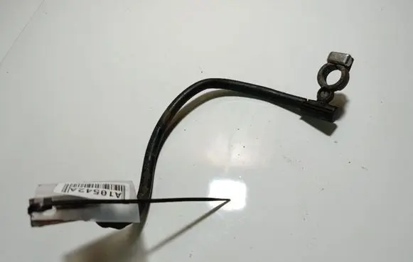 Volkswagen Golf IV Positive cable (battery) 