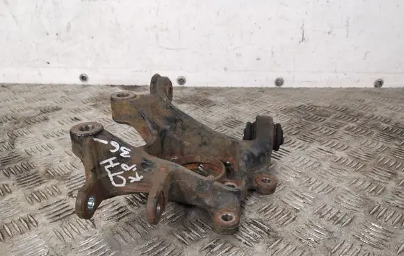 Lexus CT 200H Rear wheel hub 598