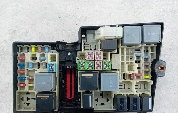 Ford C-MAX II Fuse box set 5B0Q10107
