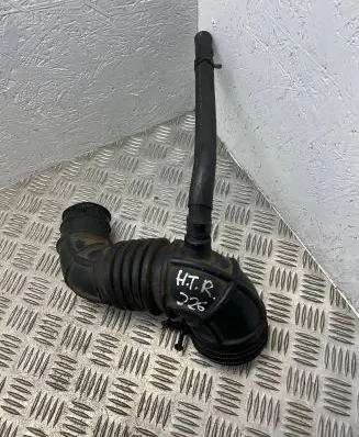 Hyundai Terracan Air intake hose/pipe 28138H1930