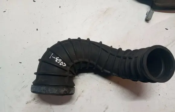 Volvo V70 Air intake hose/pipe 08634143