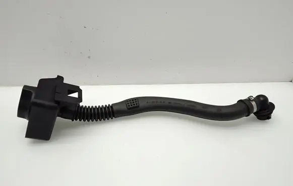 Mercedes-Benz Vito Viano W447 Oil fill pipe A6510102715