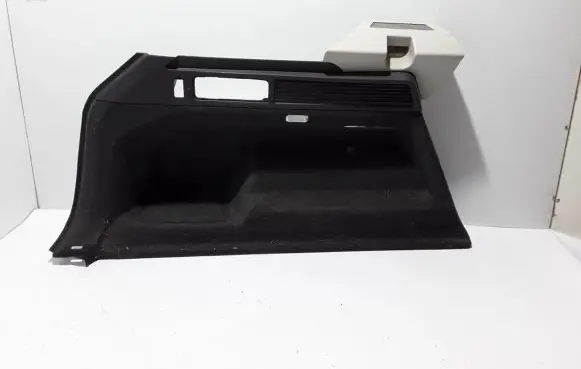 Volkswagen Touareg III Trunk/boot side trim panel 760867037C