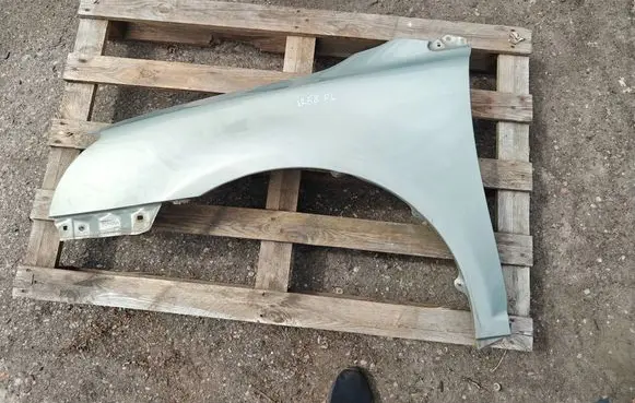 Toyota Avensis T250 Fender 