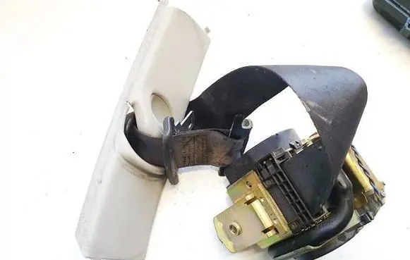 Renault Laguna II Rear seatbelt b508658