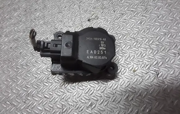 Ford Focus Intake manifold valve actuator/motor 3M5H19E616AB