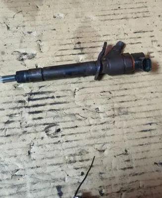 Volvo XC90 Fuel injector 0445110251