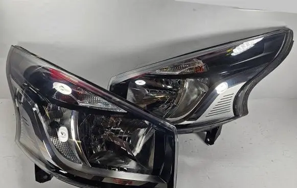 Renault Trafic III (X82) Headlight/headlamp 260605173R