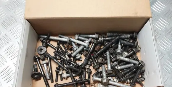 Volvo V40 Nuts/bolts D4204T8