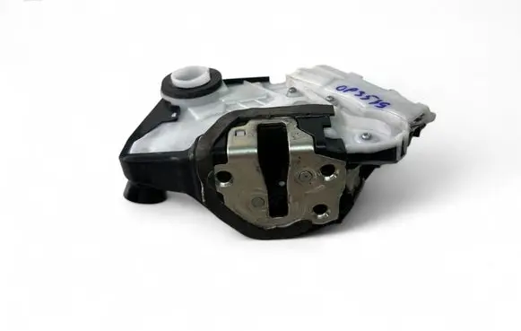 Toyota Yaris Coupe door lock (next to the handle) T4311140