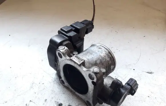 Toyota Avensis T250 Engine shut-off valve 0R010