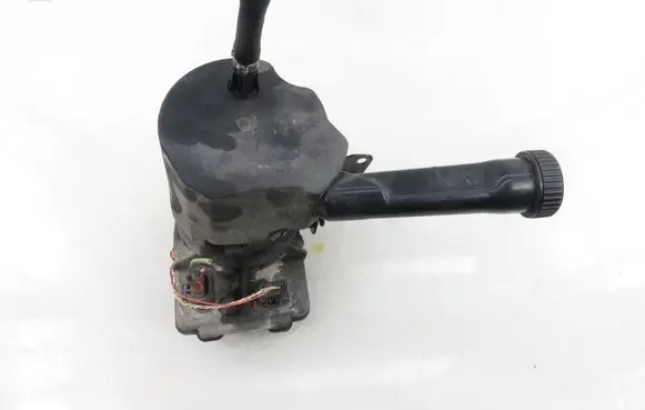 Citroen C4 I Picasso Power steering pump 9684040180