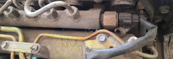 Nissan X-Trail T30 Fuel main line pipe