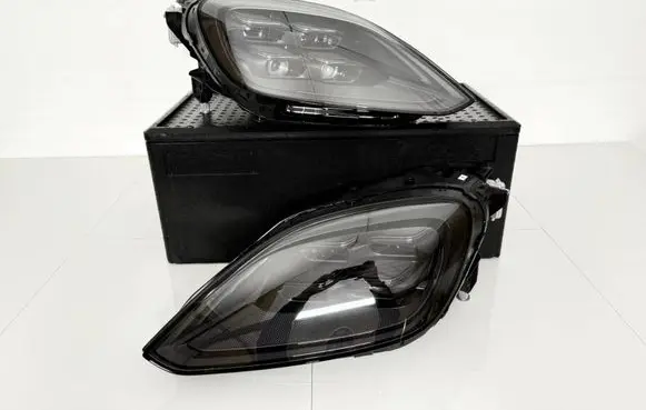Porsche Cayenne (9Y0 9Y3) Headlights/headlamps set 9Y0941059M 9Y0941060M