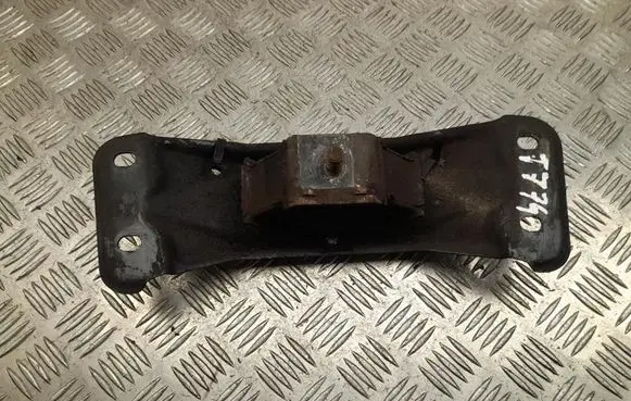 Mercedes-Benz S W126 Engine mounting bracket 1162400418
