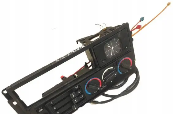 BMW 5 E34 Climate control unit 83900719
