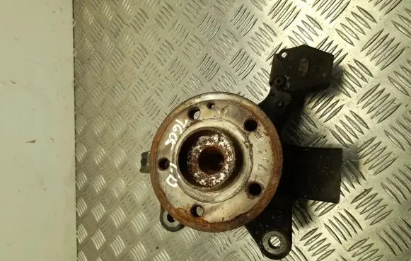 Mercedes-Benz Vito Viano W447 Front wheel hub A4473320501
