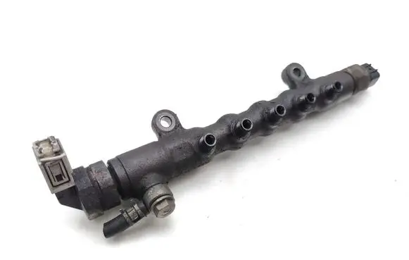 Toyota Avensis T270 Fuel main line pipe 89458-20051 10R20275
