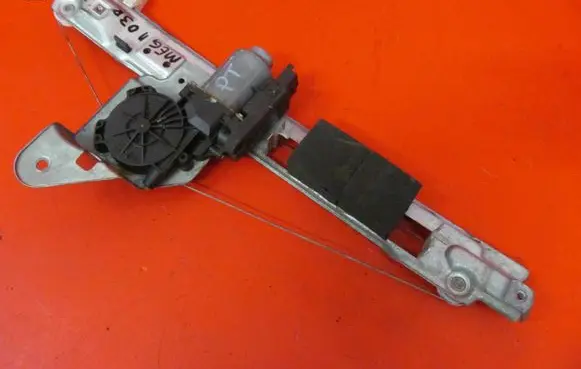 Renault Megane II Rear door window regulator with motor MEGANEPODNOSNIKPT