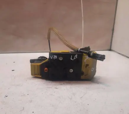Volvo V70 Rear door lock 8650156