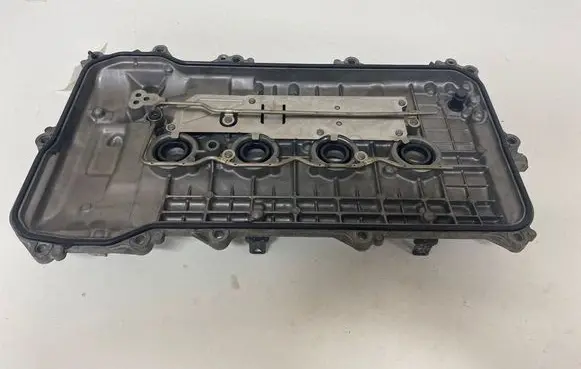 Toyota Prius+ (ZVW40) Rocker cam cover