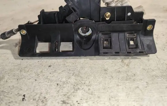 Tailgate/trunk/boot lock/catch/latch