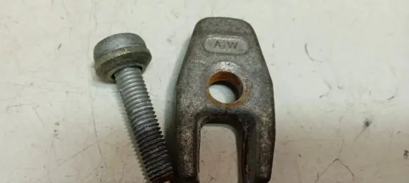 Opel Vivaro Fuel Injector clamp holder