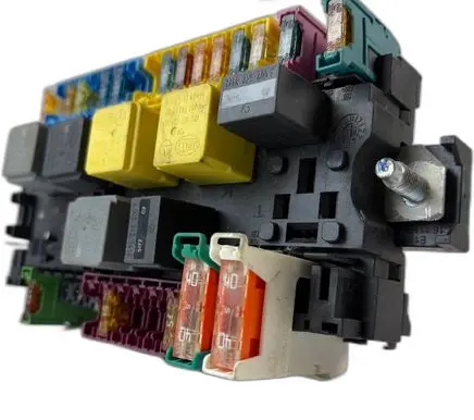 Mercedes-Benz A W176 Fuse box set A2469067100