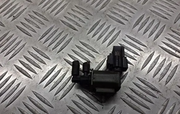 Mazda 626 Vacuum valve K5T48075