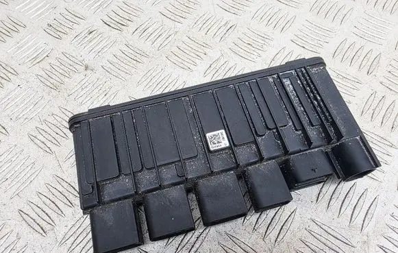 BMW 3 F30 F35 F31 Power management control unit 8638551