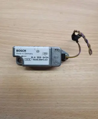Audi A3 S3 8L Airbag control unit/module 8L0959643A 023JJ000YLAG