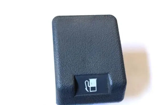 Mitsubishi Pajero Fuel tank opening switch 