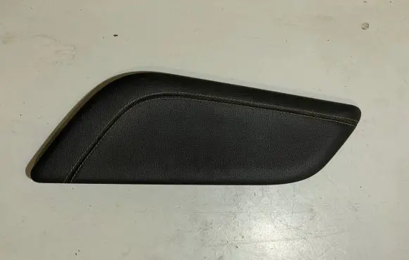 Ford Mustang VI Centre console side trim front 63044E06