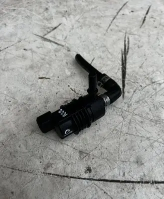 Mercedes-Benz GL X164 Valve vacuum A0004703993
